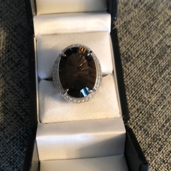 15CT Quartz Ring Size 8 - Picture 6 of 6